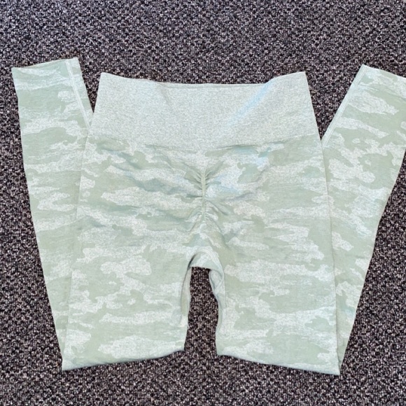 NEW Camo Gymshark Leggings - Picture 1 of 2